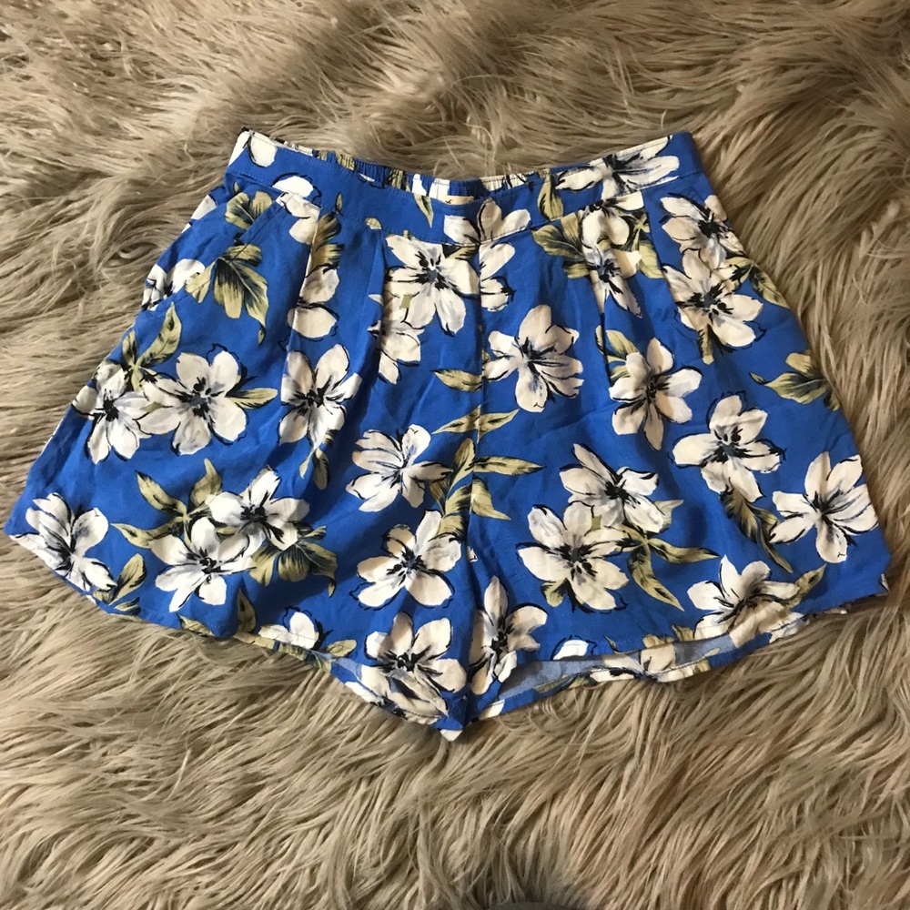 Hollister shorts!